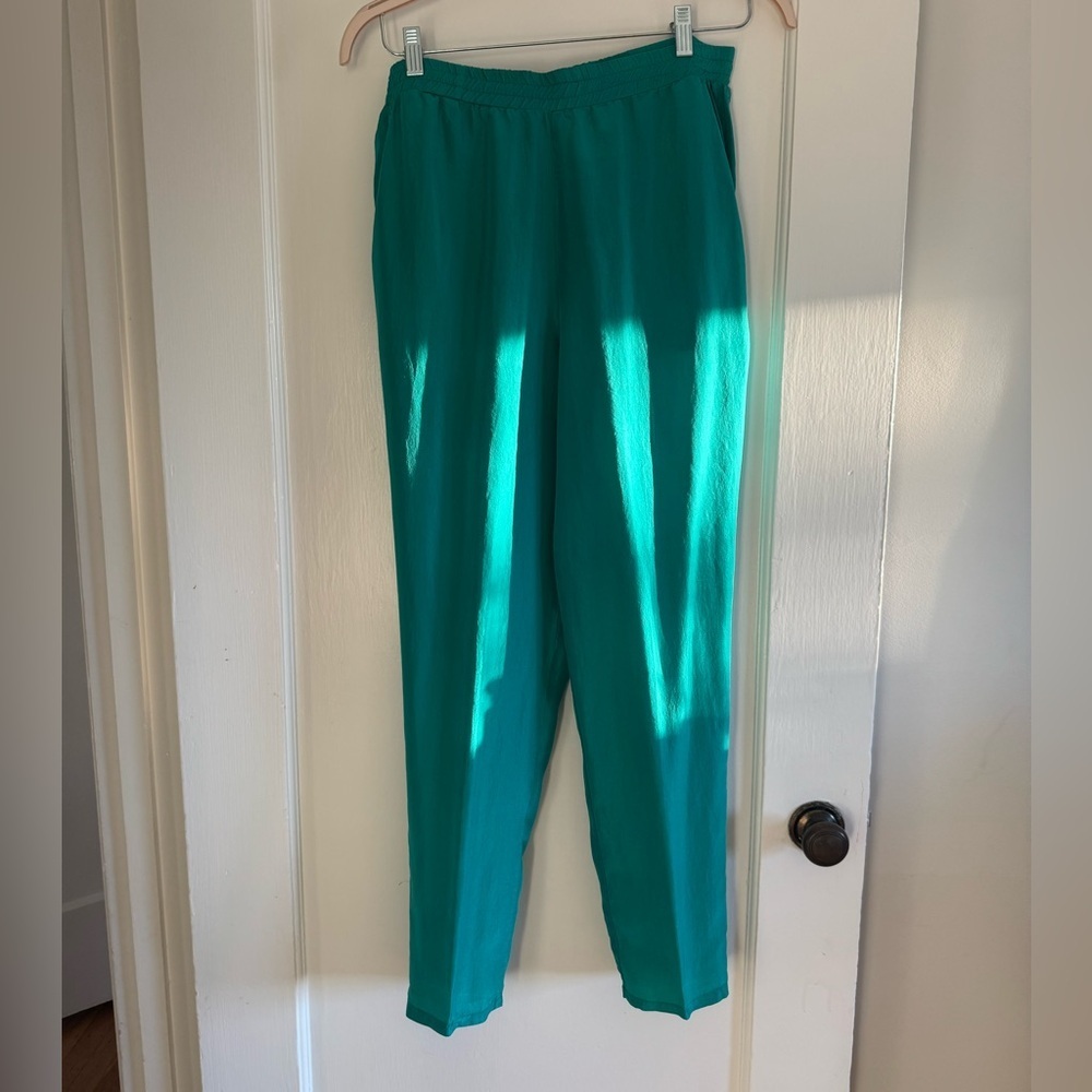 VINTAGE INFO 100% Silk Tapered Pants in Emerald Green